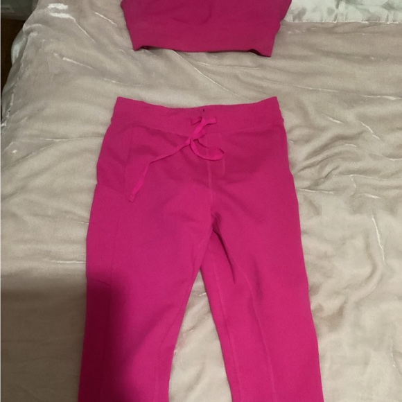 2 Piece ALO Yoga Vibrant Pink Sports Bra and Leggings Set - Picture 2 of 6